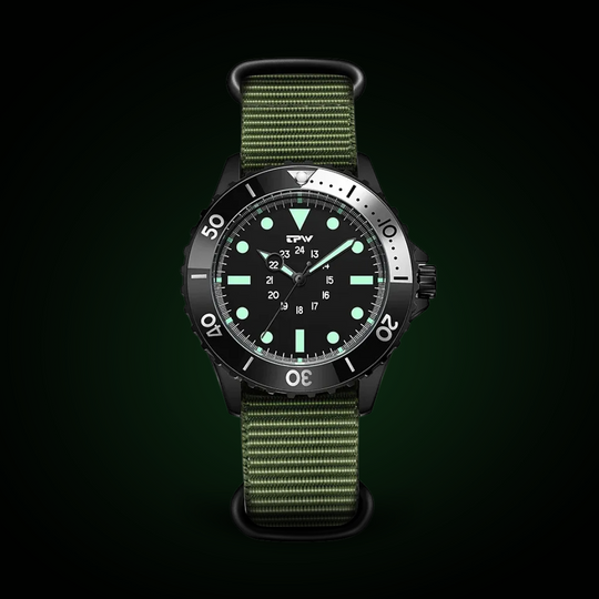Men’s Tactical Diver-Style Field Watch | 40 mm Case | Nylon Strap | Water-resistant