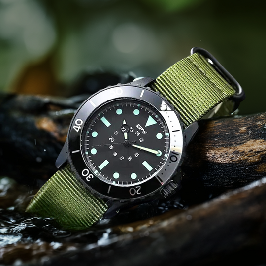 Men’s Tactical Diver-Style Field Watch | 40 mm Case | Nylon Strap | Water-resistant