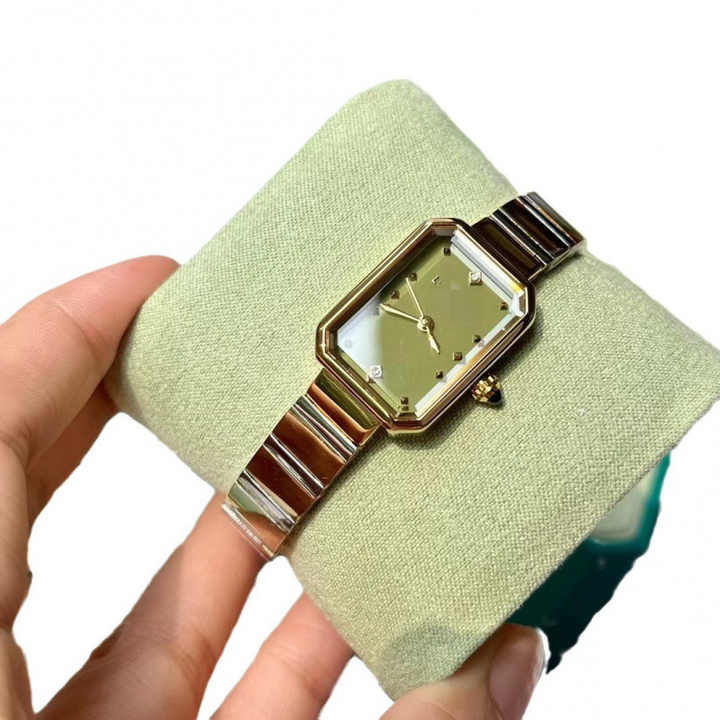 Women's Oval Dress Watch | 22×28 mm Green Dial | Stainless Steel Bracelet | Quartz Movement