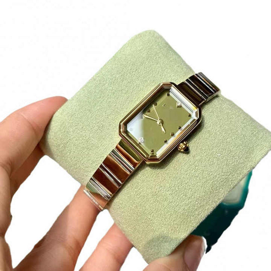 Women's Oval Dress Watch | 22×28 mm Green Dial | Stainless Steel Bracelet | Quartz Movement